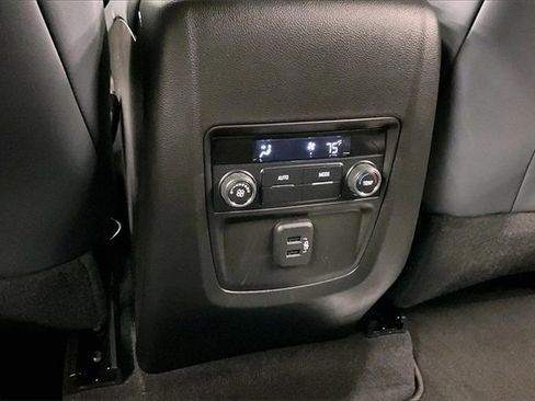 Used 2023 Buick Enclave Essence image 28