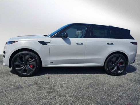 New 2026 Land Rover Range Rover Sport Dynamic SE AWD/4WD image 2