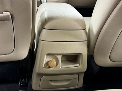 Used 2012 Hyundai Santa Fe Limited FWD image 35