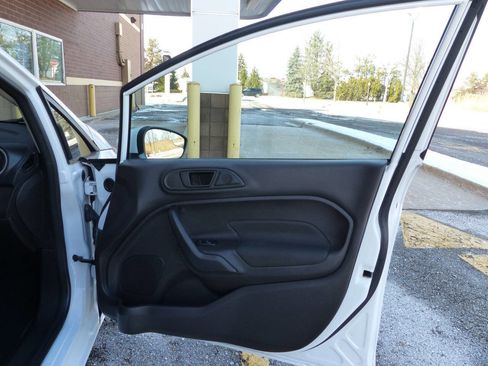 Used 2018 Ford Fiesta SE image 41