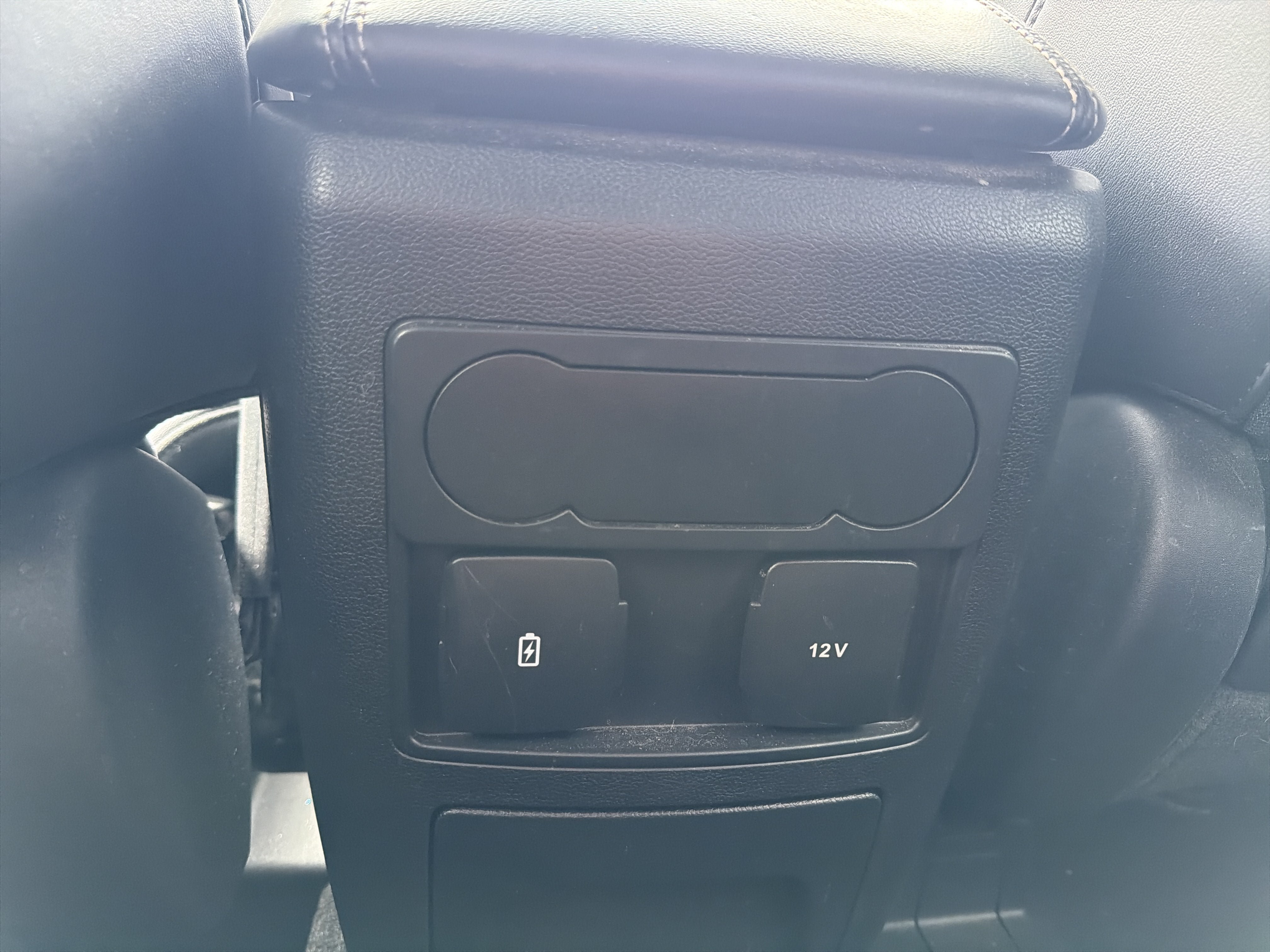 Used 2023 Ford Explorer XLT w/ Equipment Group 202A AWD/4WD image 25