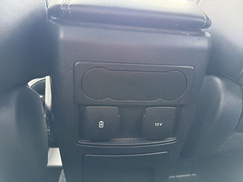 Used 2023 Ford Explorer XLT w/ Equipment Group 202A AWD/4WD image 25