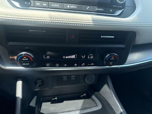 Used 2025 Nissan Rogue SV AWD/4WD image 25