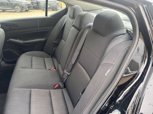 Used 2025 Nissan Altima 2.5 SV FWD image 38