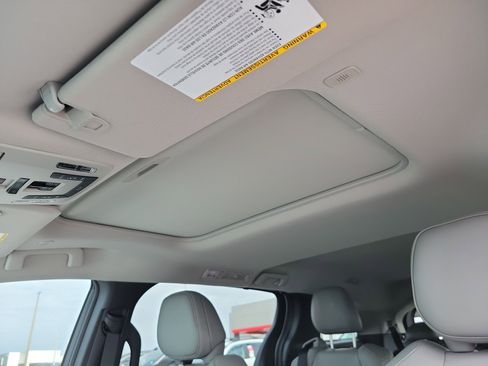 New 2026 Toyota Sienna XLE image 16