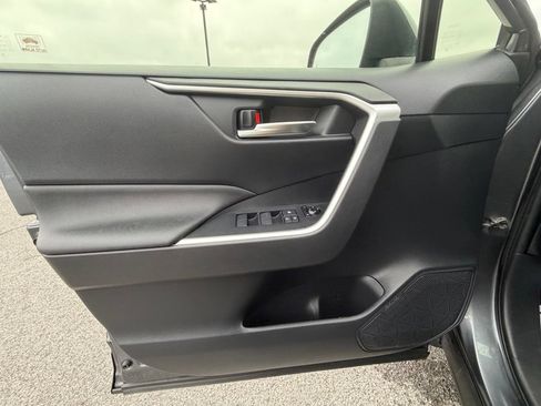 Used 2020 Toyota RAV4 XLE w/ Convenience Package AWD/4WD image 20