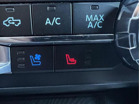 Used 2024 Ford F250 Platinum image 31