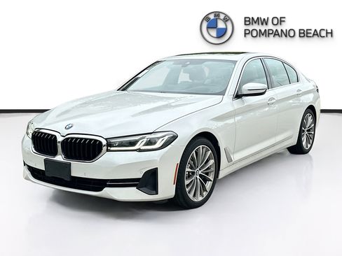 Used 2022 BMW 530i xDrive w/ Premium Package AWD/4WD image 3