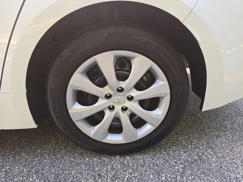 Used 2024 Toyota Corolla LE FWD image 34
