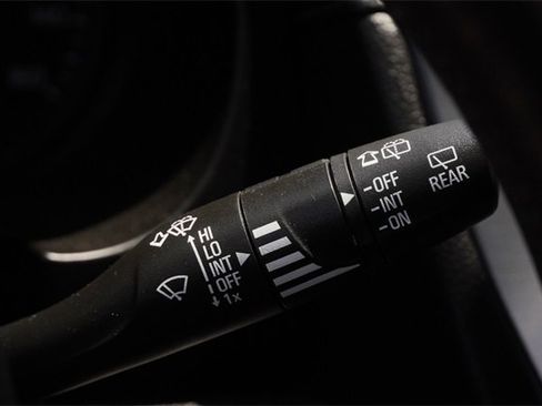 Used 2022 GMC Terrain SLT w/ LPO, Floor Liner Package image 31