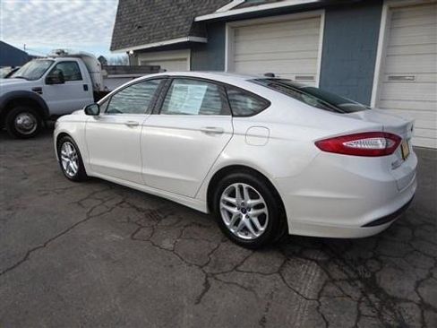 Used 2013 Ford Fusion SE image 8