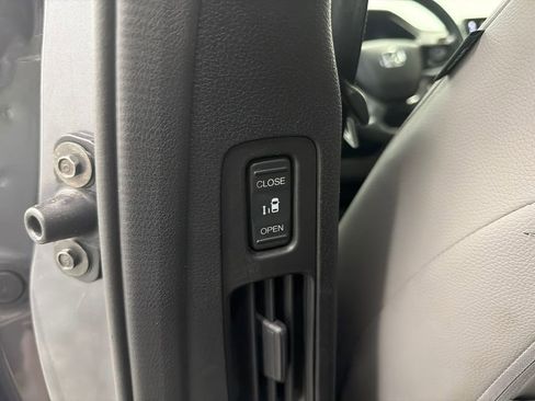 Used 2018 Honda Odyssey Elite image 22