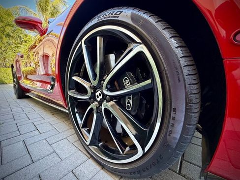 Used 2023 Bentley Continental GT Azure image 23