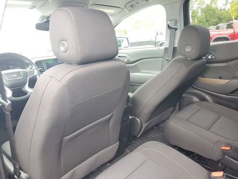 Certified 2023 GMC Acadia SLE w/ Driver Convenience Package image 11