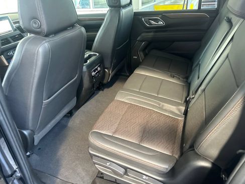 Used 2023 Chevrolet Suburban High Country AWD/4WD image 30