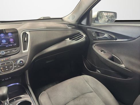 Used 2022 Chevrolet Malibu LT FWD image 21