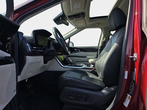 Used 2023 Kia Carnival SX Prestige image 12