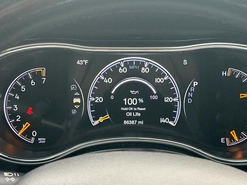 Used 2022 Jeep Grand Cherokee Limited image 25