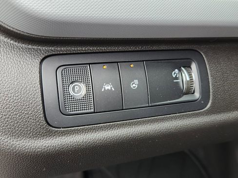 New 2027 Chevrolet Bolt LT w/ Comfort Package FWD image 18