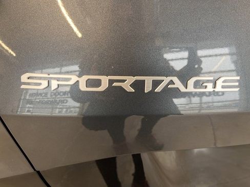 Used 2025 Kia Sportage SX Prestige image 8