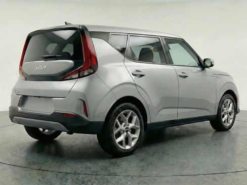 Used 2025 Kia Soul LX w/ LX Technology Package image 9