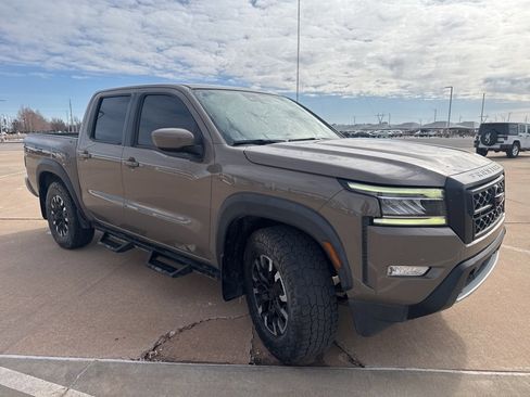 Used 2022 Nissan Frontier Pro-X w/ Technology Package image 9