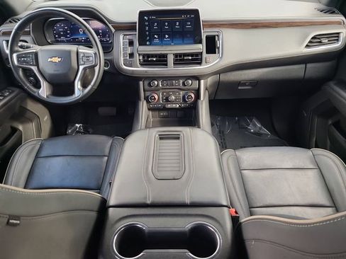 Used 2024 Chevrolet Suburban Premier AWD/4WD image 17