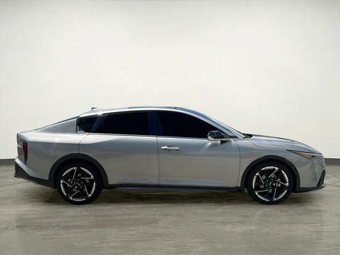 Used 2025 Kia K4 GT-Line w/ GT-Line Sunroof Package FWD image 9