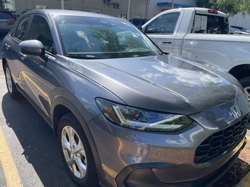 Used 2023 Honda HR-V LX image 2