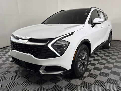 Used 2025 Kia Sportage SX image 3