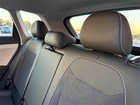 New 2025 Volkswagen Taos SE image 21