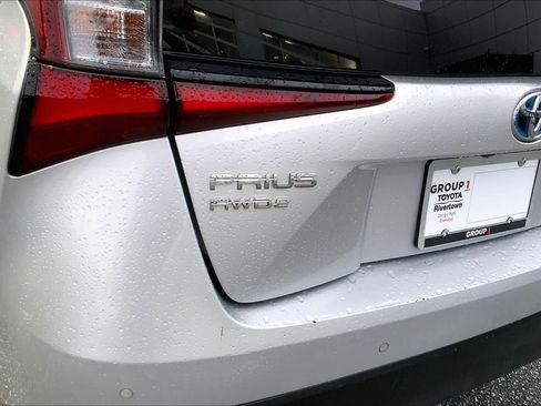 Used 2019 Toyota Prius XLE image 30