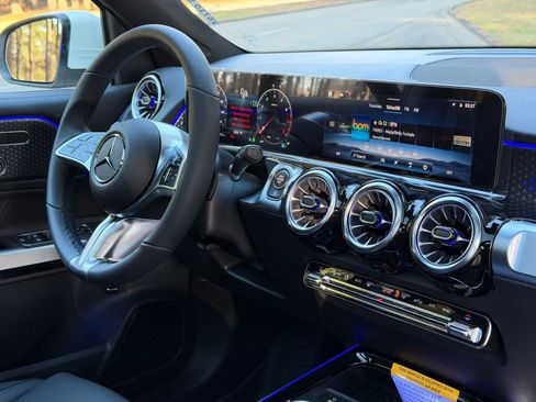 New 2026 Mercedes-Benz GLB 250 image 20