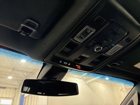 Used 2022 Chevrolet Suburban LT w/ Luxury Package image 16