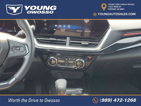 Certified 2024 Chevrolet Trax RS w/ Sunroof Package FWD image 28