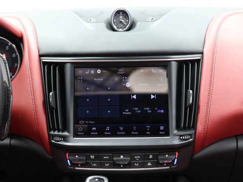 Used 2021 Maserati Levante GTS AWD/4WD image 40