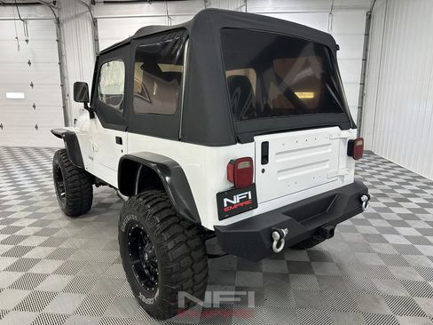 Used 1991 Jeep Wrangler S image 10