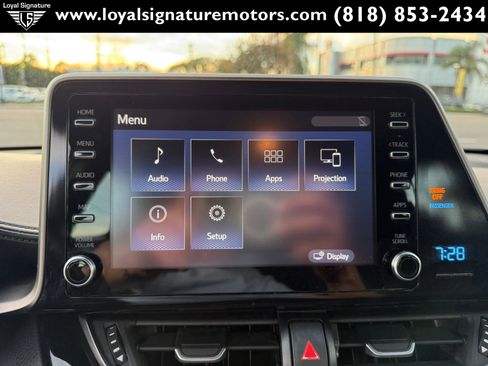 Used 2019 Toyota C-HR XLE image 21