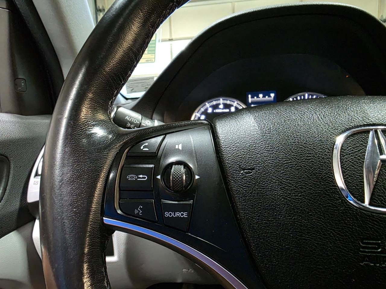 Used 2014 Acura MDX w/ Technology Package AWD/4WD image 33