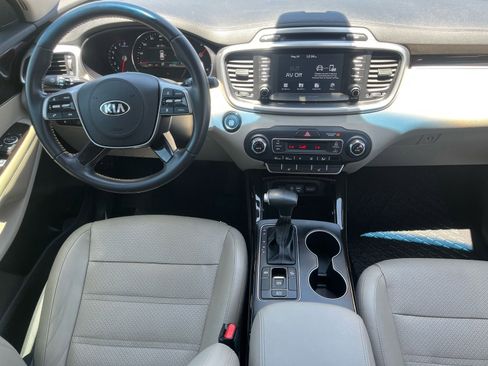 Used 2019 Kia Sorento EX FWD image 12