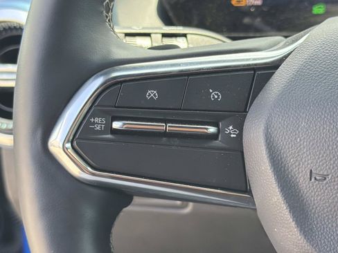 Used 2025 Chevrolet Equinox EV LT w/ LPO, All-Weather Mat Package FWD image 9