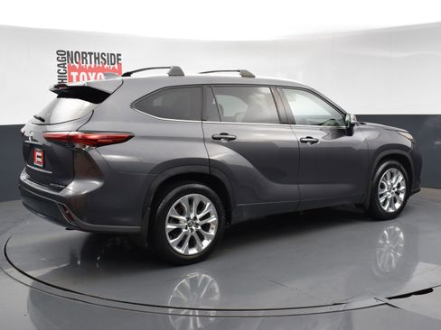 Used 2022 Toyota Highlander Limited image 4
