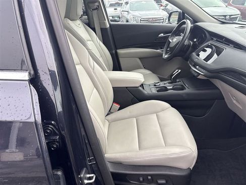 Certified 2023 Cadillac XT4 Premium Luxury w/ Cold Weather Package image 27