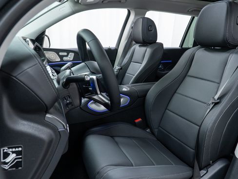 New 2026 Mercedes-Benz GLS 450 4MATIC image 13