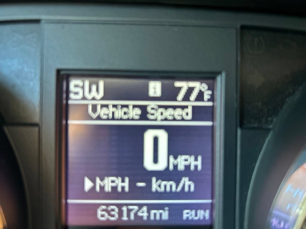 Used 2013 Chrysler Town & Country Touring FWD image 14