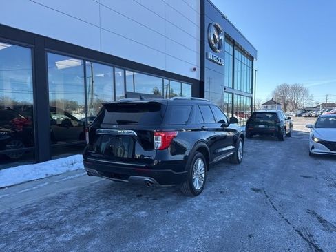 Used 2023 Ford Explorer Limited w/ Limited Technology Package image 3