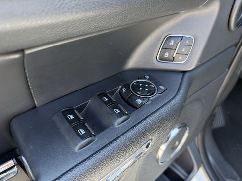 Used 2024 Ford Expedition XLT RWD image 11