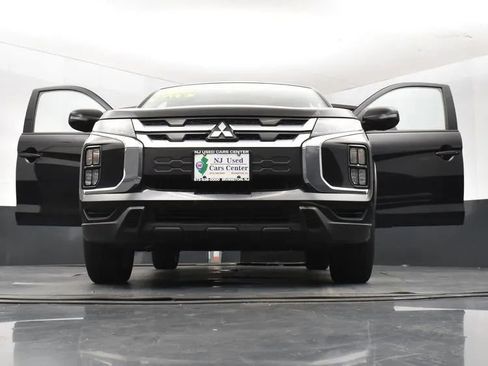 Used 2024 Mitsubishi Outlander Sport SE image 11