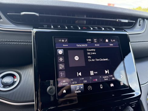 New 2025 Jeep Grand Cherokee Altitude image 27