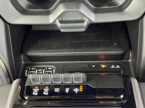 Used 2019 RAM 1500 Limited image 33